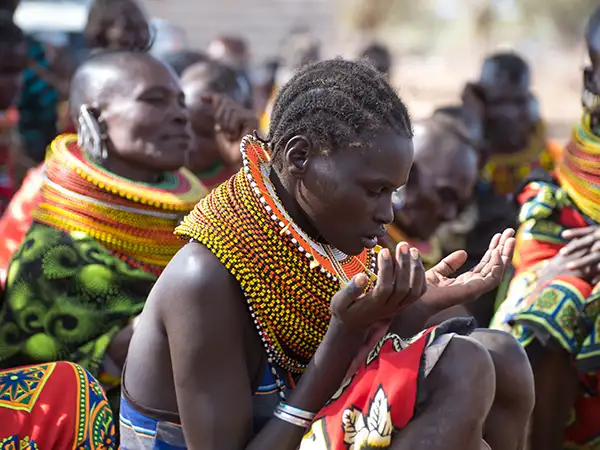 Africa - Kenya - Daaba community at prayer