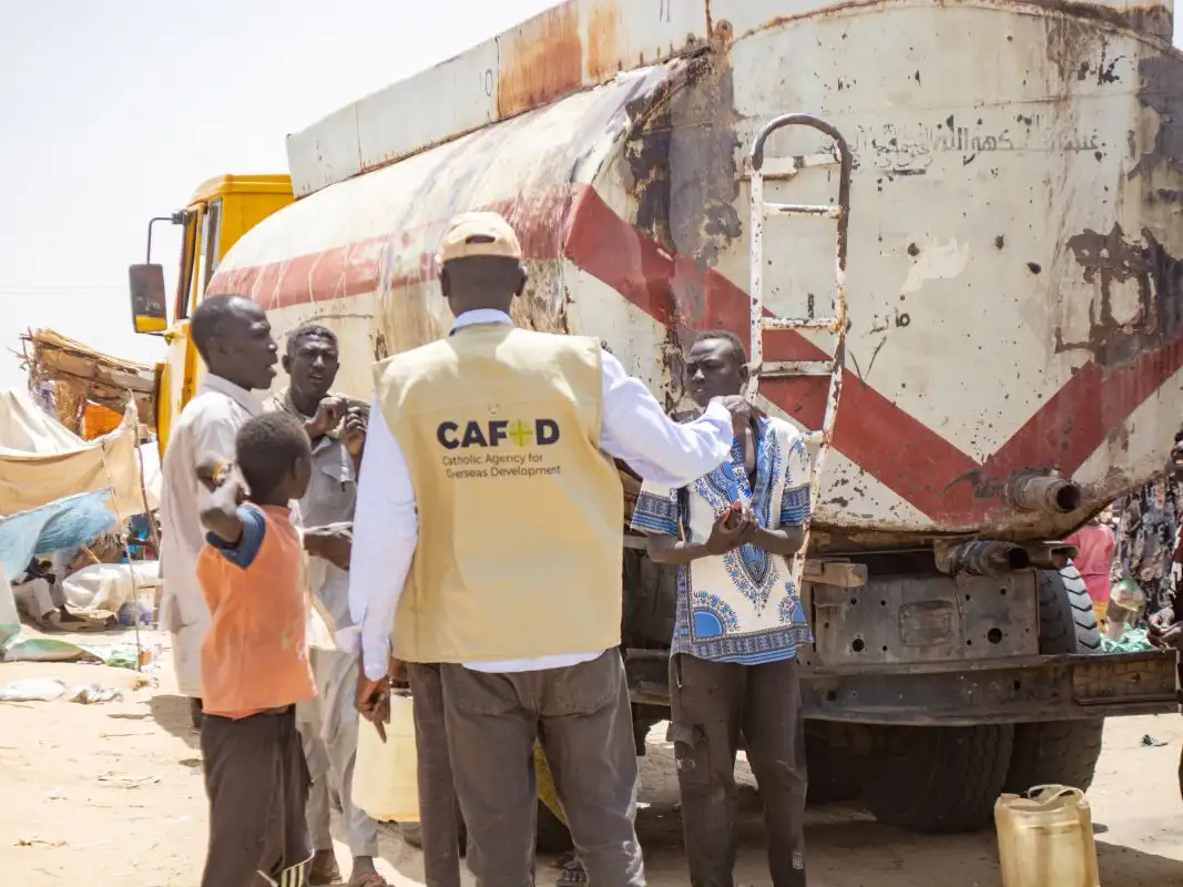41474 - Helping to provide emergency water and toilets to vulnerable communities in Sudan
