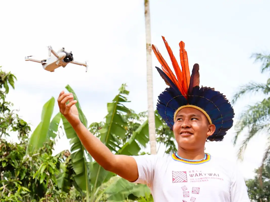 Young Indigenous training to use of drones in the Brazilian Amazon